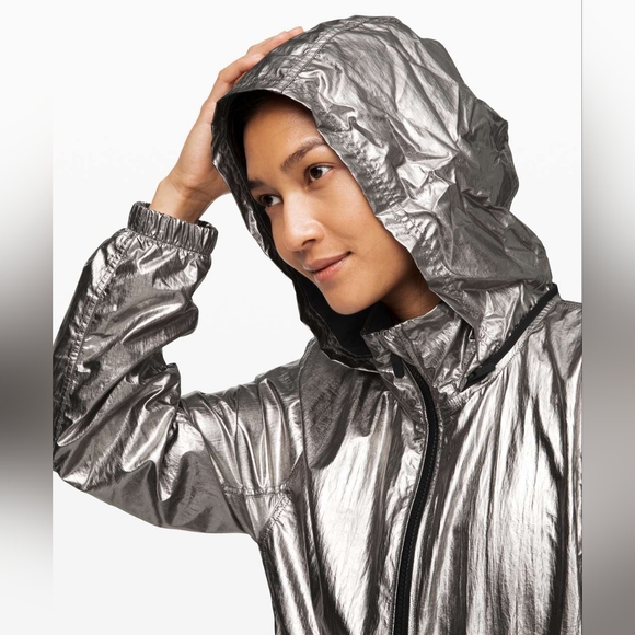 LULULEMON Get Stellar Titanium Foil Jacket XXS EUC - Picture 5 of 15